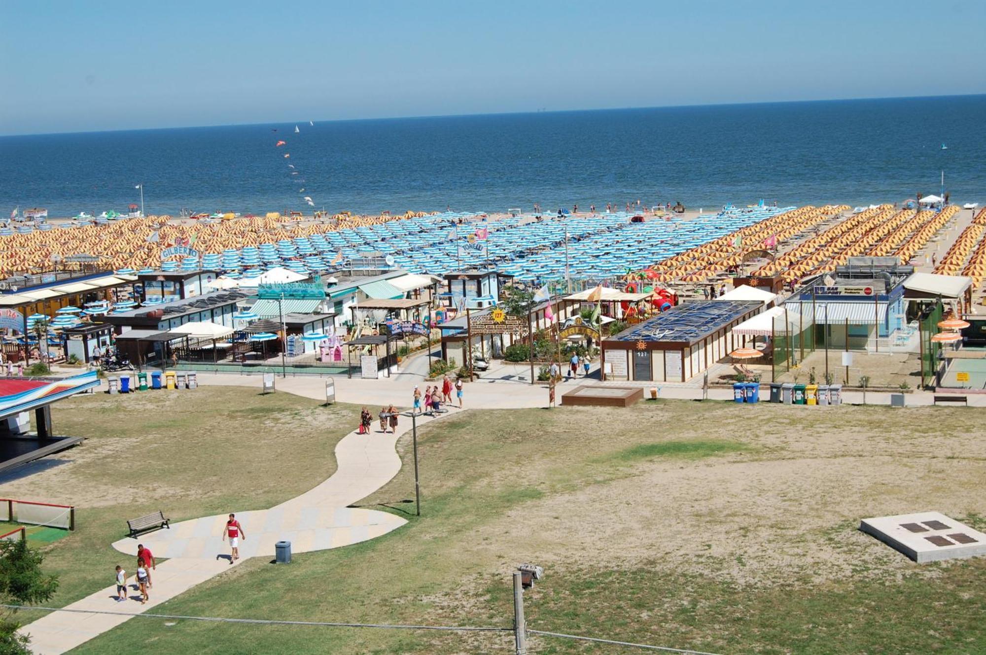 Hotel Rivazzurra Rimini Buitenkant foto