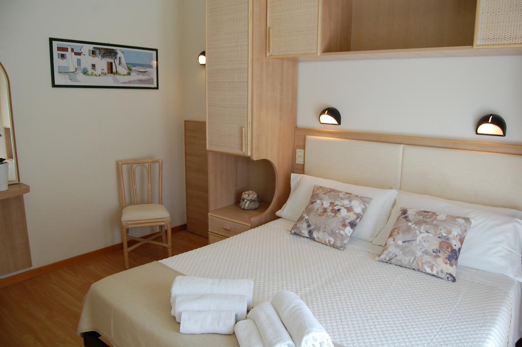 Hotel Rivazzurra Rimini Buitenkant foto